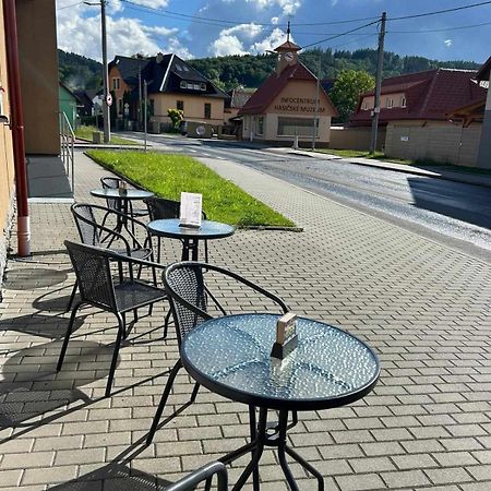 Penzion A Restaurace Na Salasi Hutisko Exterior foto