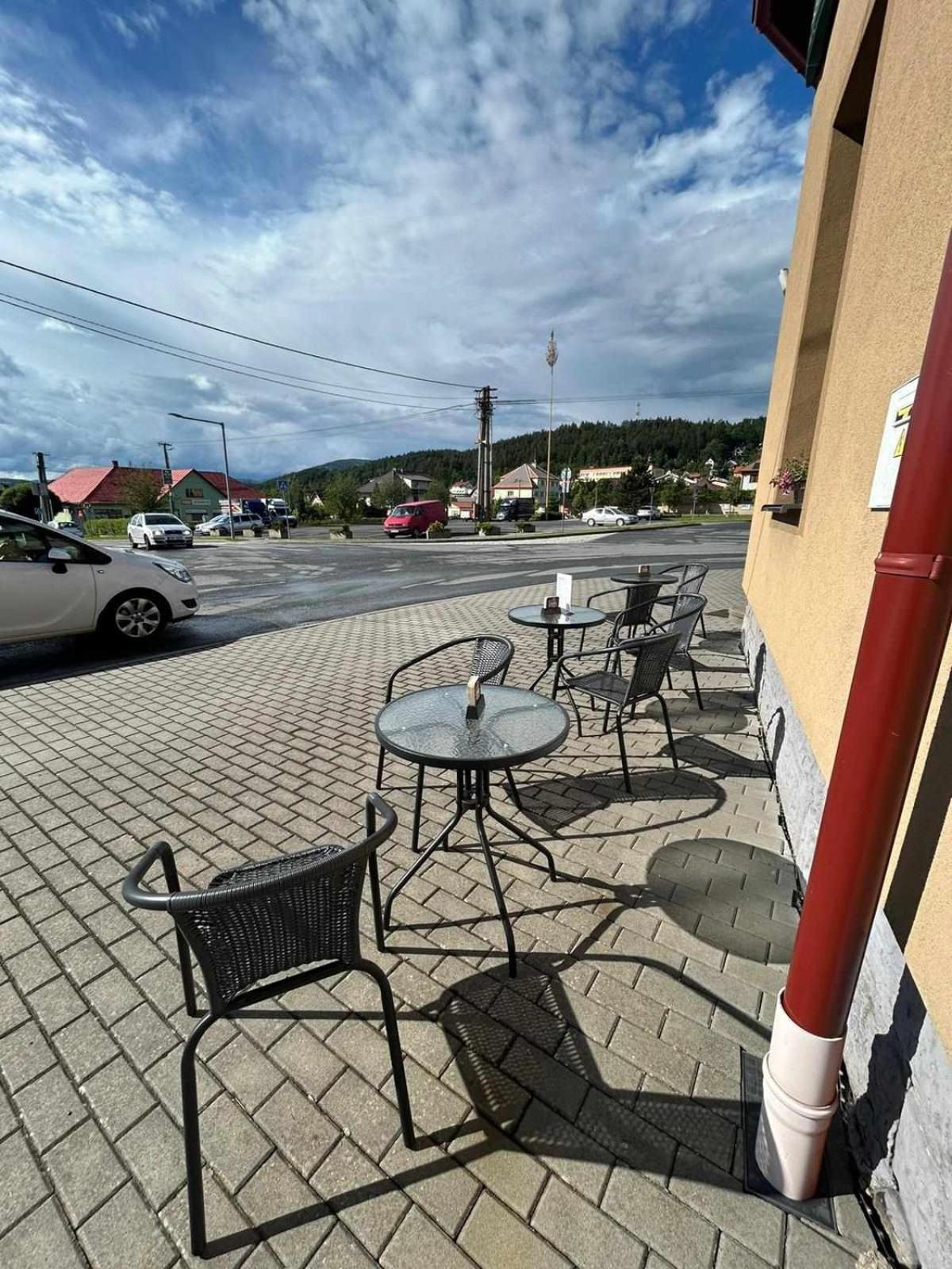 Penzion A Restaurace Na Salasi Hutisko Exterior foto